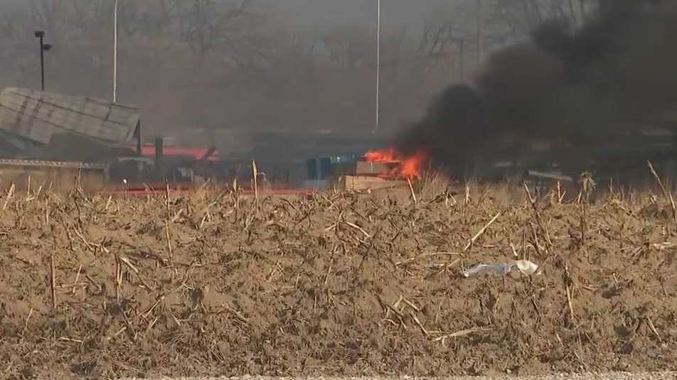 Massive Joliet fire prompts large response | FOX 32 Chicago