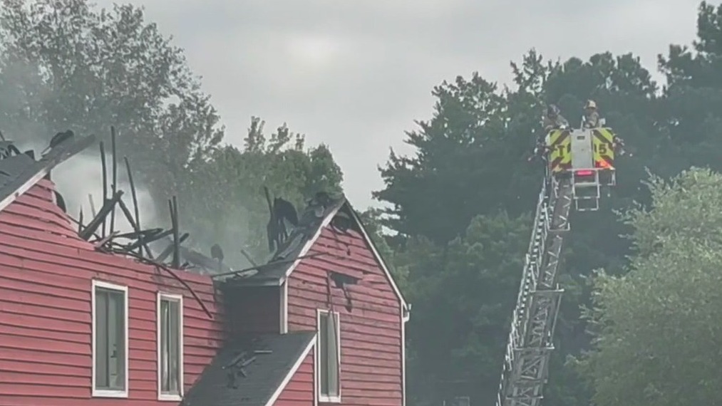 Crews battle apartment fire in Gwinnett County | FOX 5 Atlanta