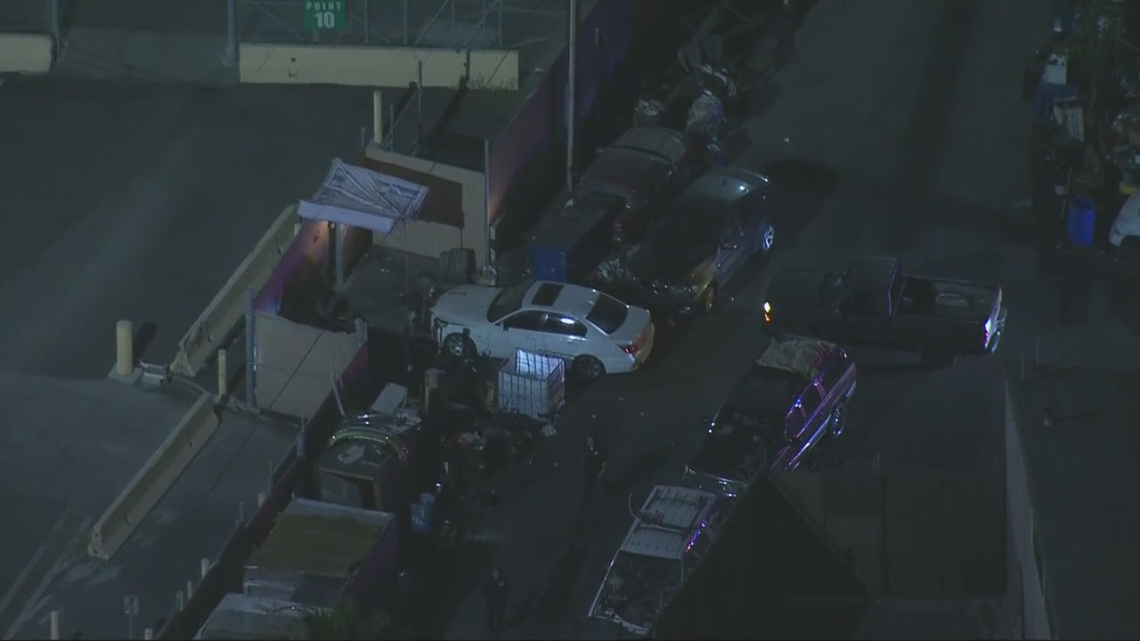 Standoff underway involving police chase suspect in Boyle Heights