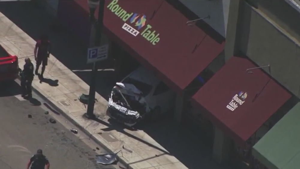 Car smashes into Hayward Round Table Pizza after road rage shooting, police say