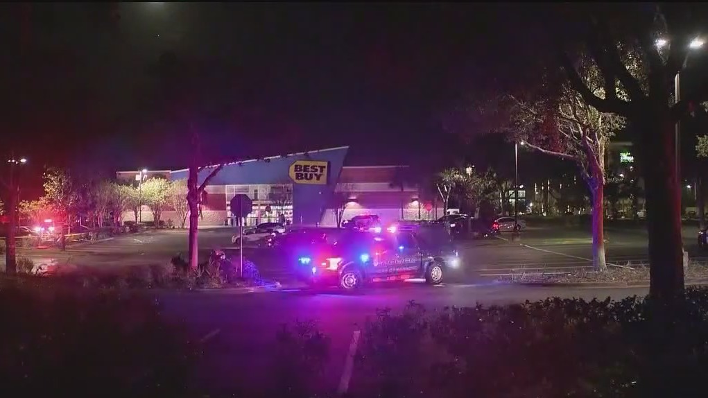 Deadly shooting in Sanford near Best Buy | FOX 35 Orlando