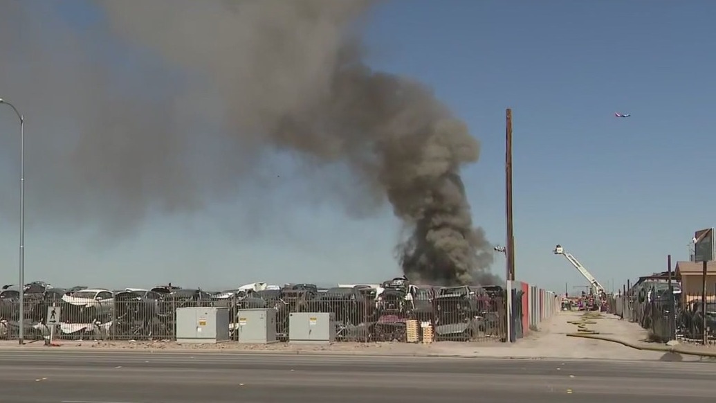 Crews battle Phoenix recycling plant fire