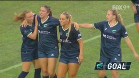 Aurora: Kaitlyn MacBean scores, 10-0