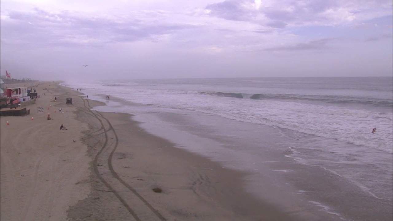 Huntington Beach evacuated due to lightning