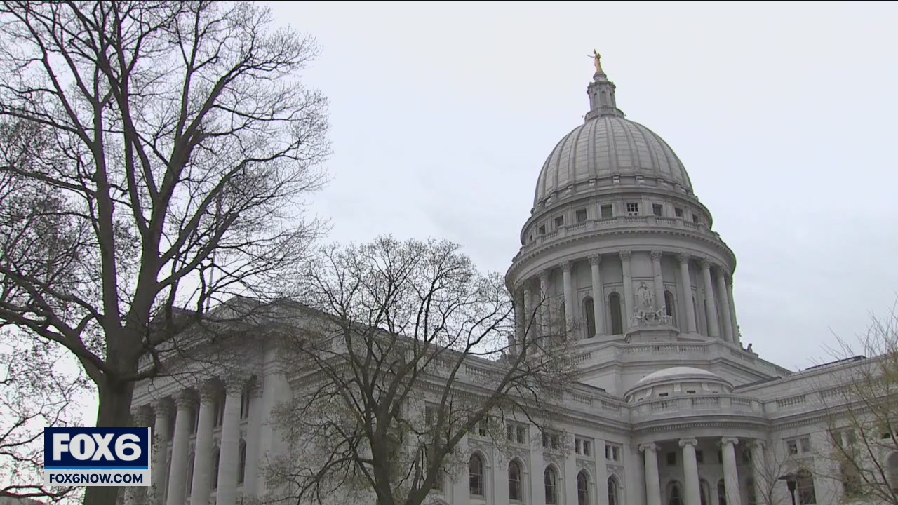 Wisconsin governor's race; election nears, campaigns intensify