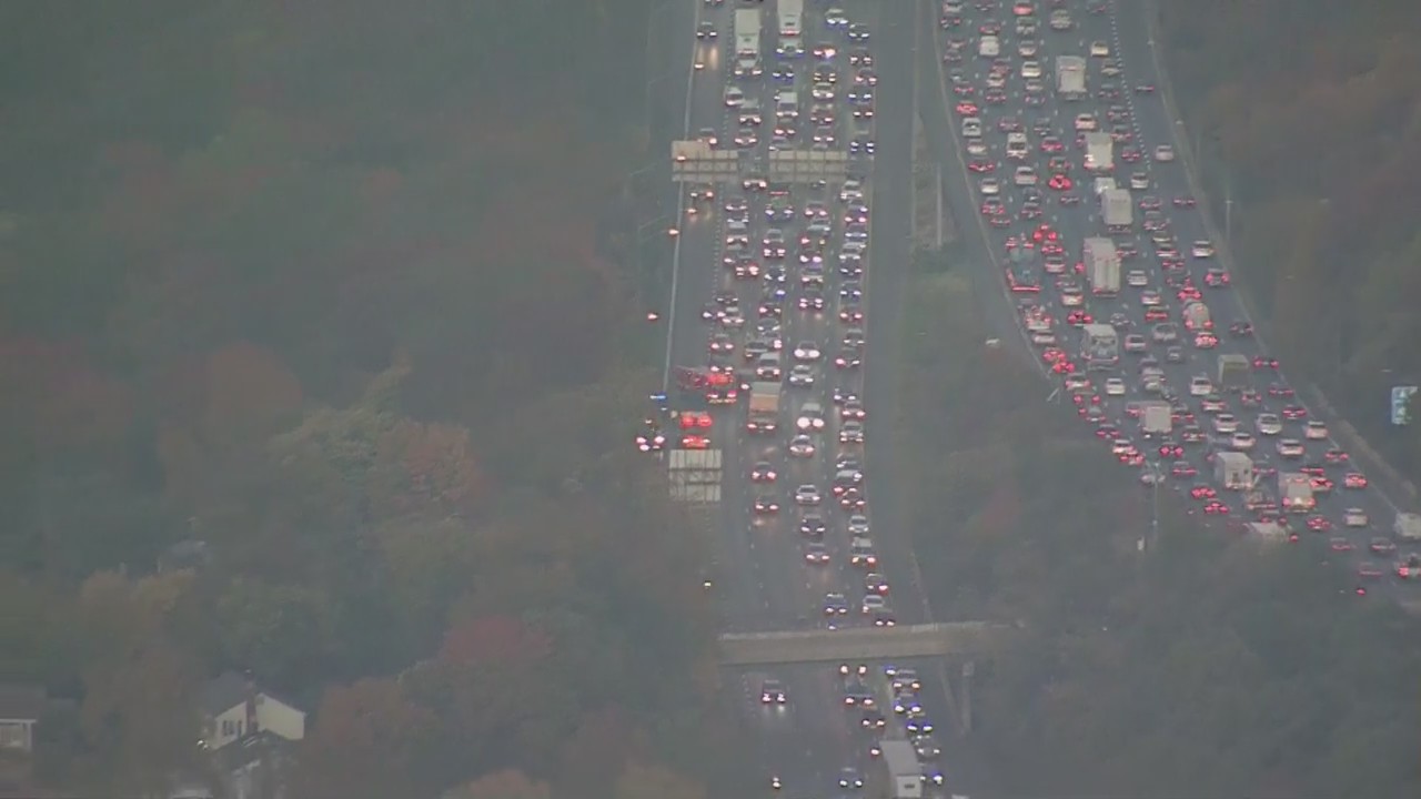 Multiple collisions slow traffic on 495 in College Park | FOX 5 DC