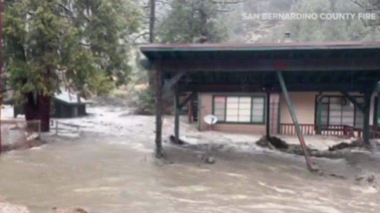 Cleanup begins in Wrightwood after Christmas storm hits mountain community 