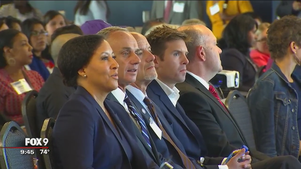 MLB Commissioner Rob Manfred visits Minnesota