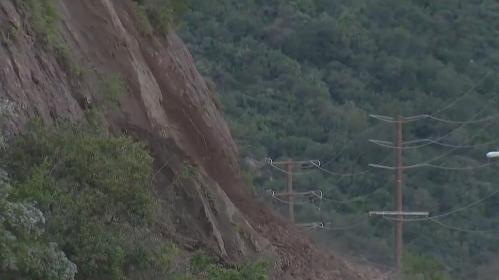 Rock slide blocks Malibu Canyon Road near PCH