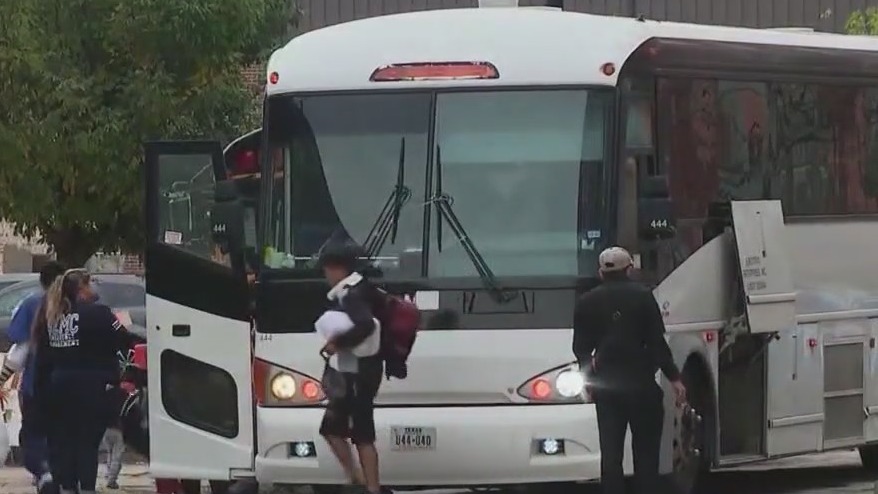 New Lenox passes migrant bus ordinance