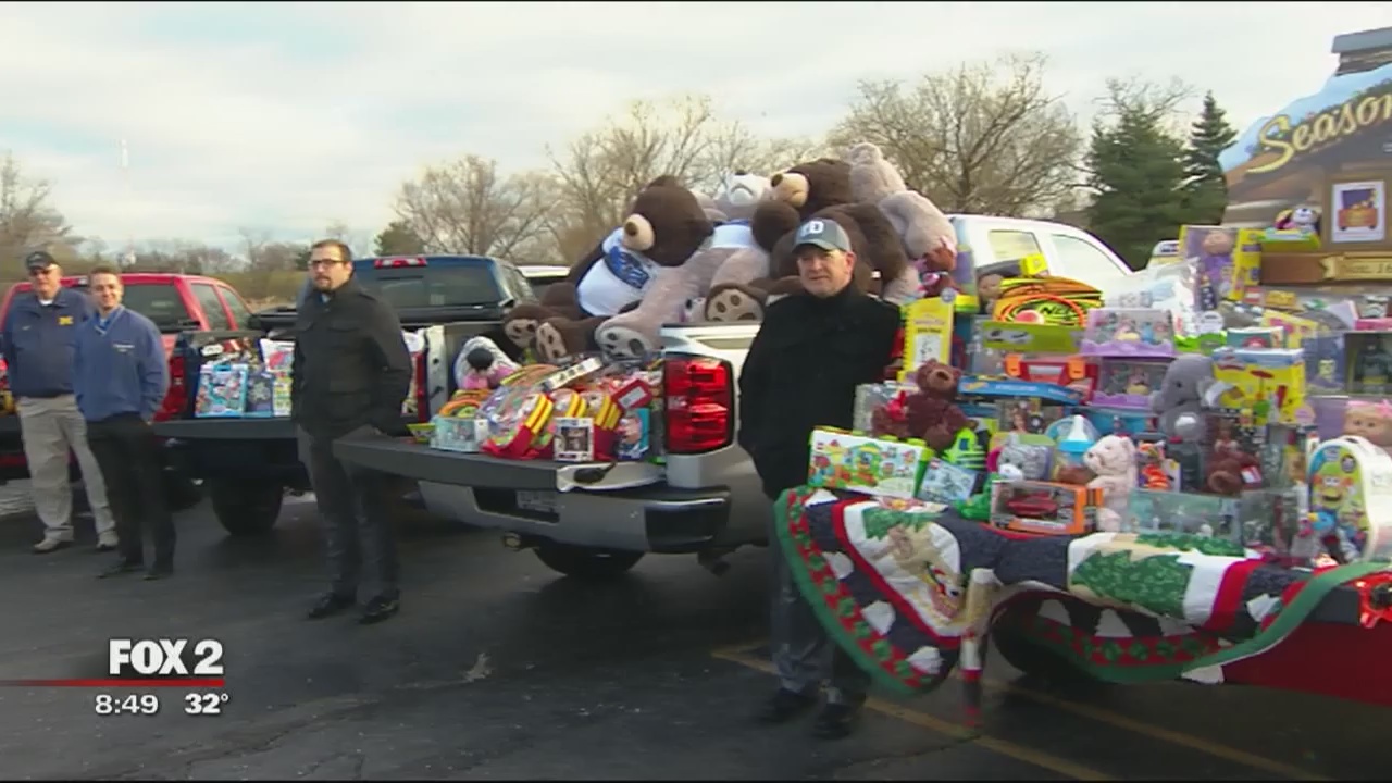 Metro Detroit Chevy Dealers collect holiday toys for kids with cancer