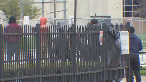 'It's unsafe': Chicagoans sound off about reported migrant crowds outside Home Depot