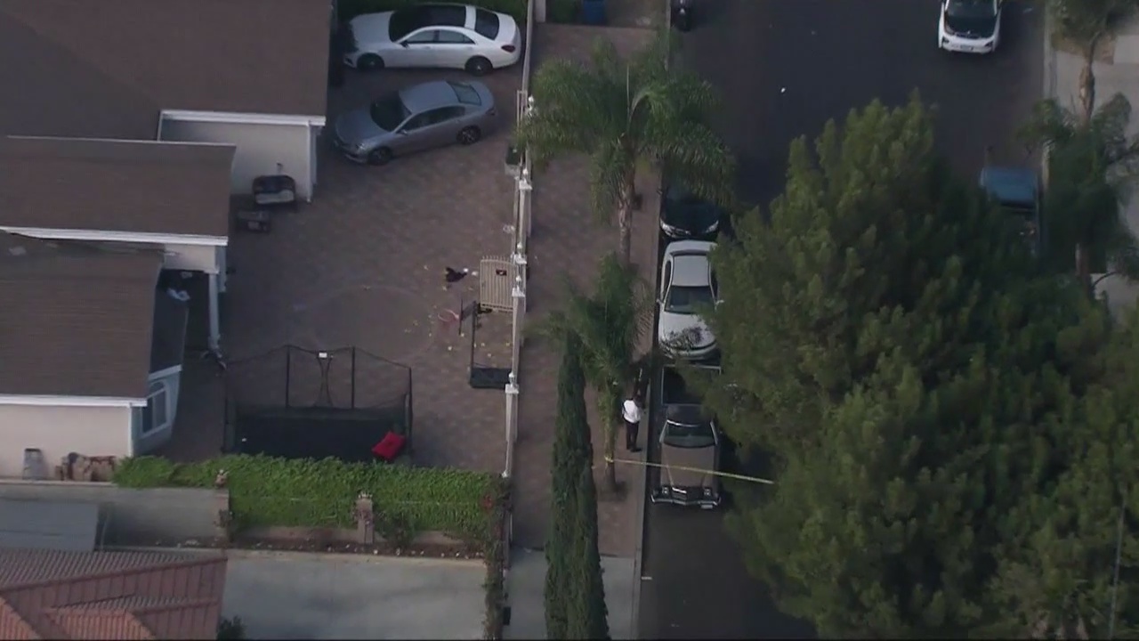 Man fatally shot outside his home in Valley Glen