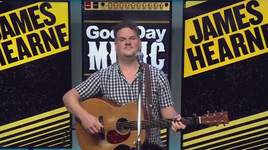 James Hearne performs "Moon Over My Shoulder"