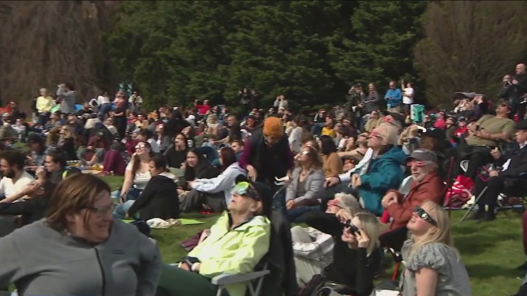 Eclipse viewing at Greenwood Cemetery