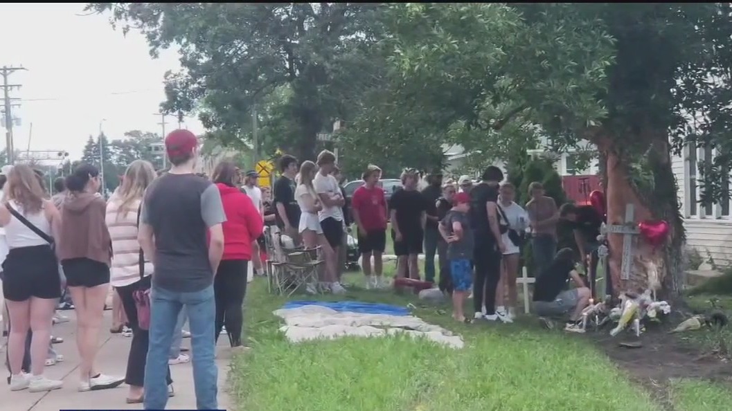 Memorial honors teens killed in Big Lake wreck | FOX 9 Minneapolis-St. Paul
