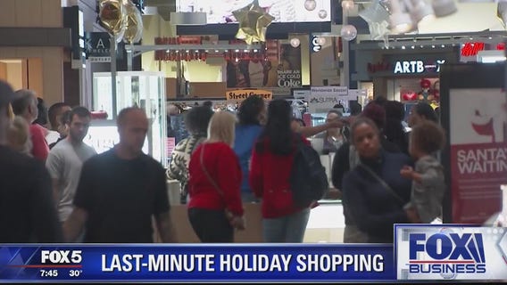 Retailers catering to last-minute holiday shoppers
