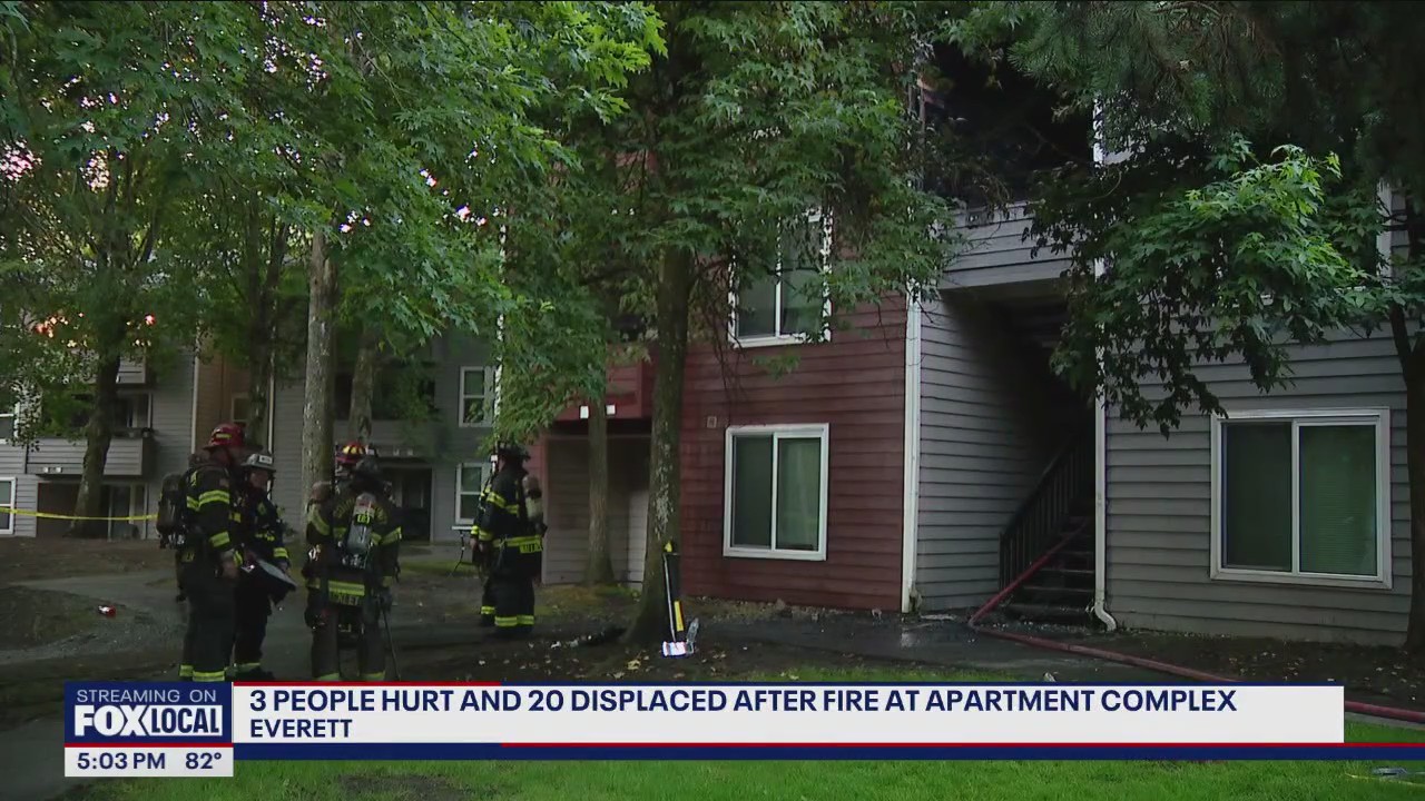 3 people hurt, 20 displaced after Everett apartment fire