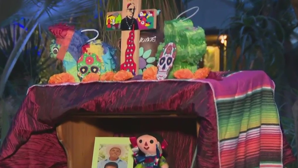 D?a de Los Muertos at the Domes