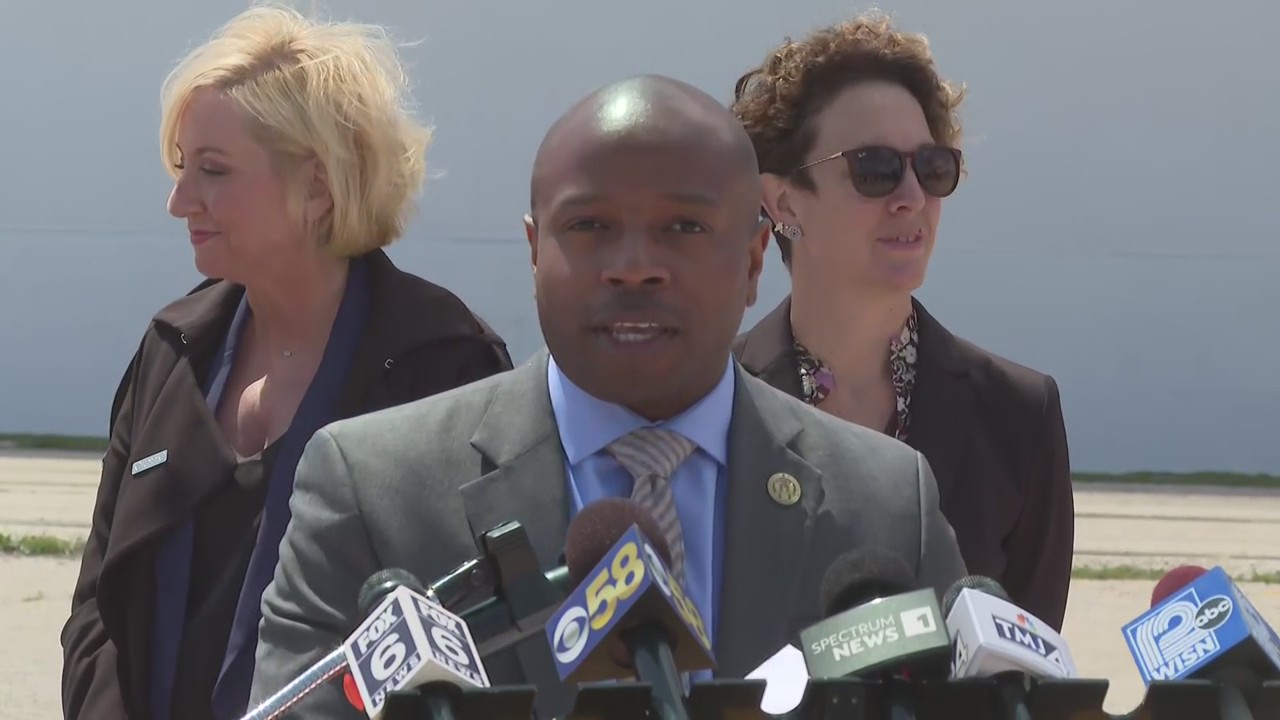 Milwaukee leaders speak about arrival of cruise ship Viking Octantis