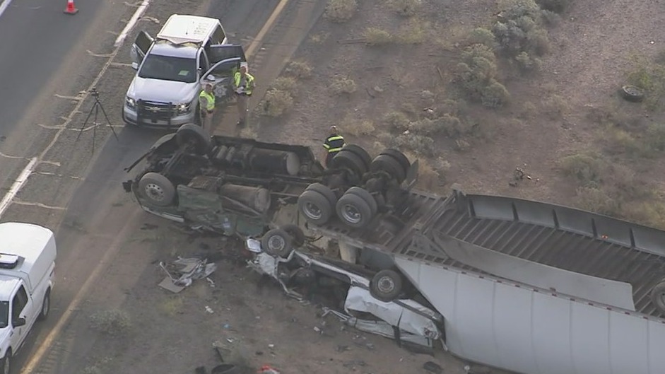 Deadly semi rollover crash on I-10 near Tonopah causes major backup ...