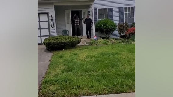 Adorable: Woman checking on elderly parents finds them dancing outside the front door