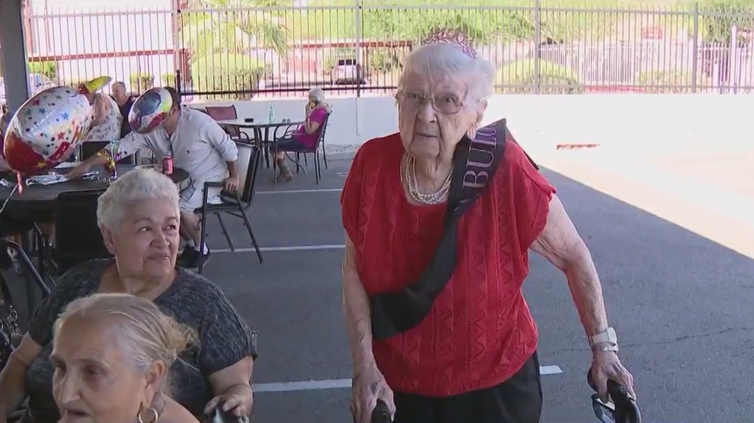 Arizona woman celebrates 100th birthday
