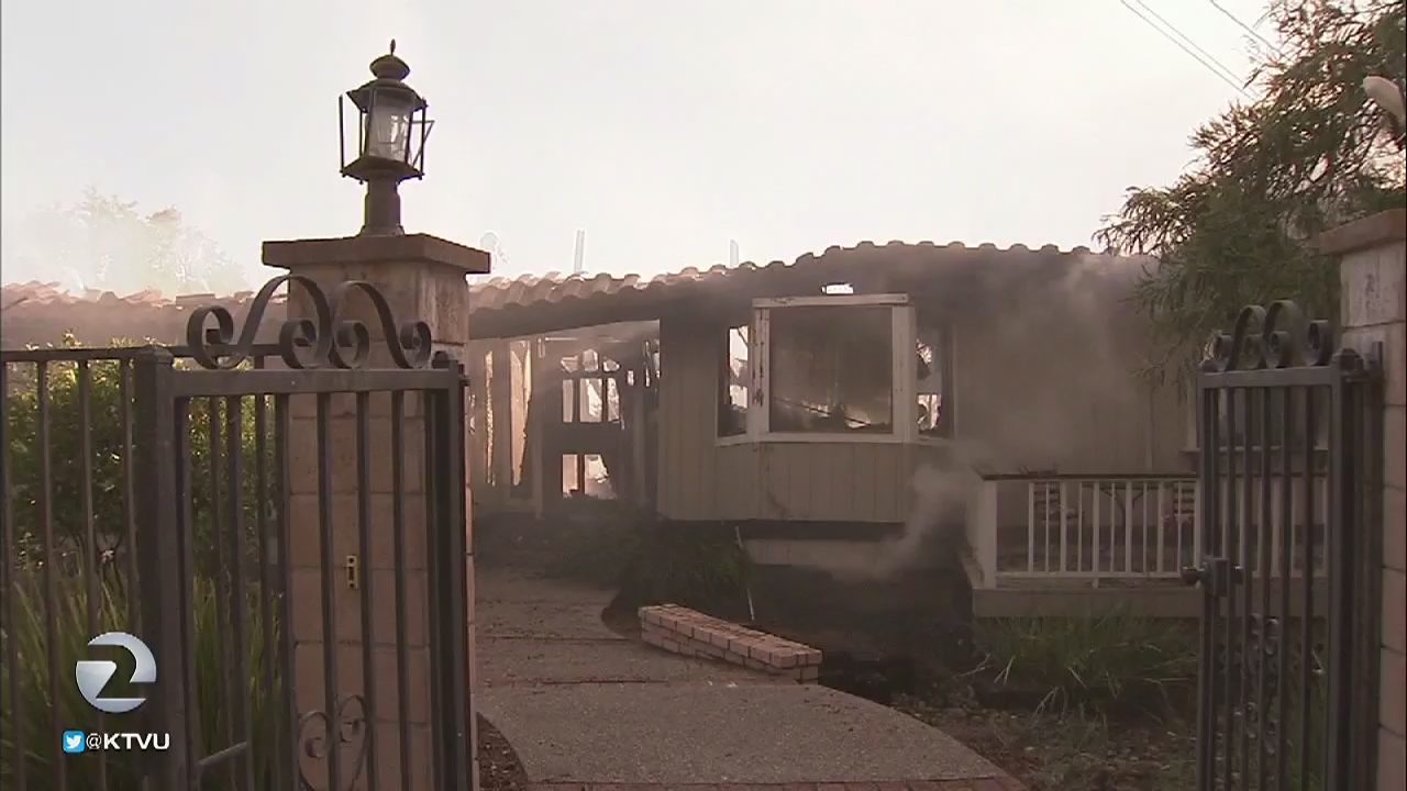 100-acre brush fire burns home in San Jose East Foothills