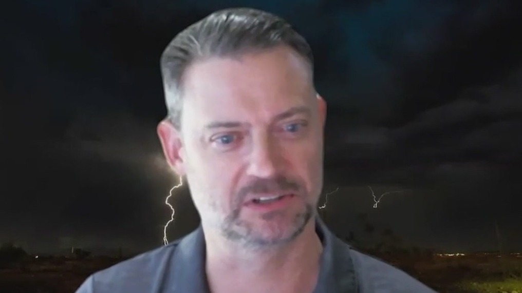 Arizona photographer needs community's help to win worldwide contest