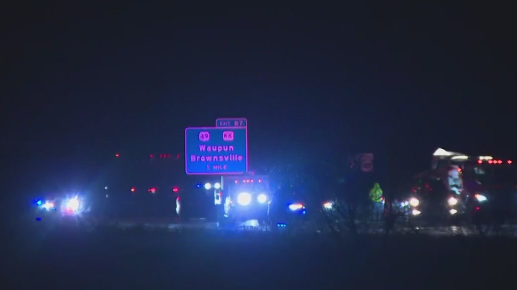 Double fatal crash on I-41 near Lomira