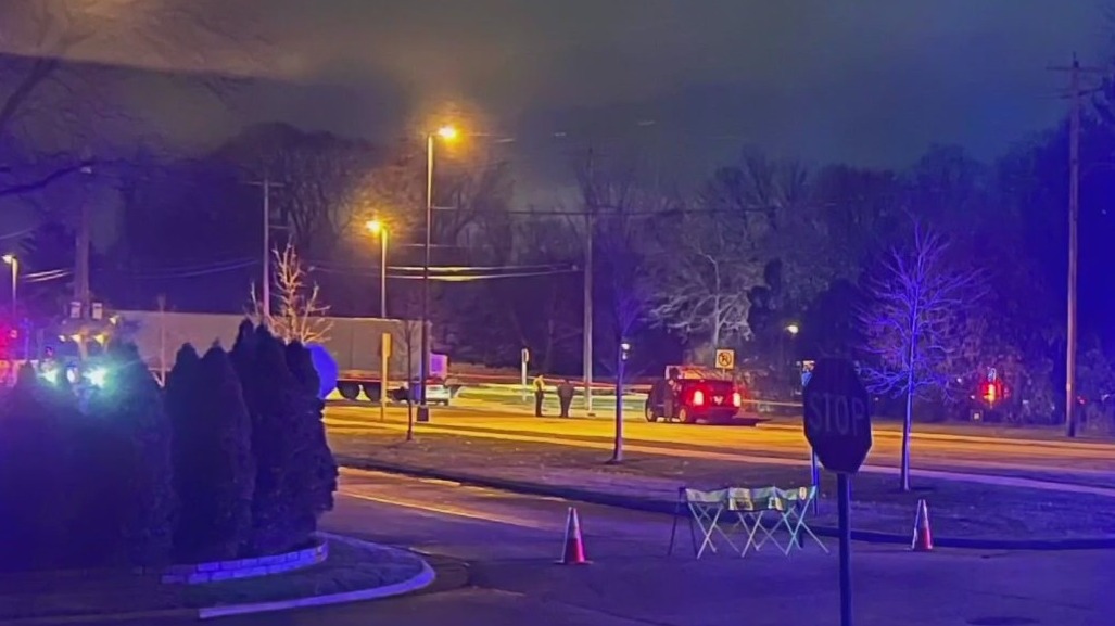 Off-duty officer seriously injured in vehicle crash | FOX6 Milwaukee