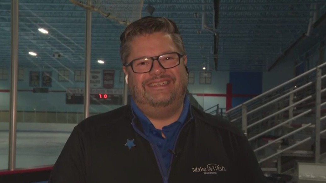 Skating with Santa benefits Make-A-Wish Wisconsin