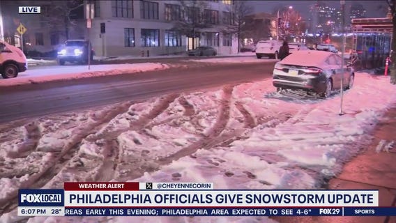 Mayor Parker directs snow response in first snowstorm in two years