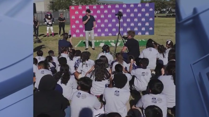 Phoenix area flag football players receive gift of a lifetime as Super Bowl host committee, NFL