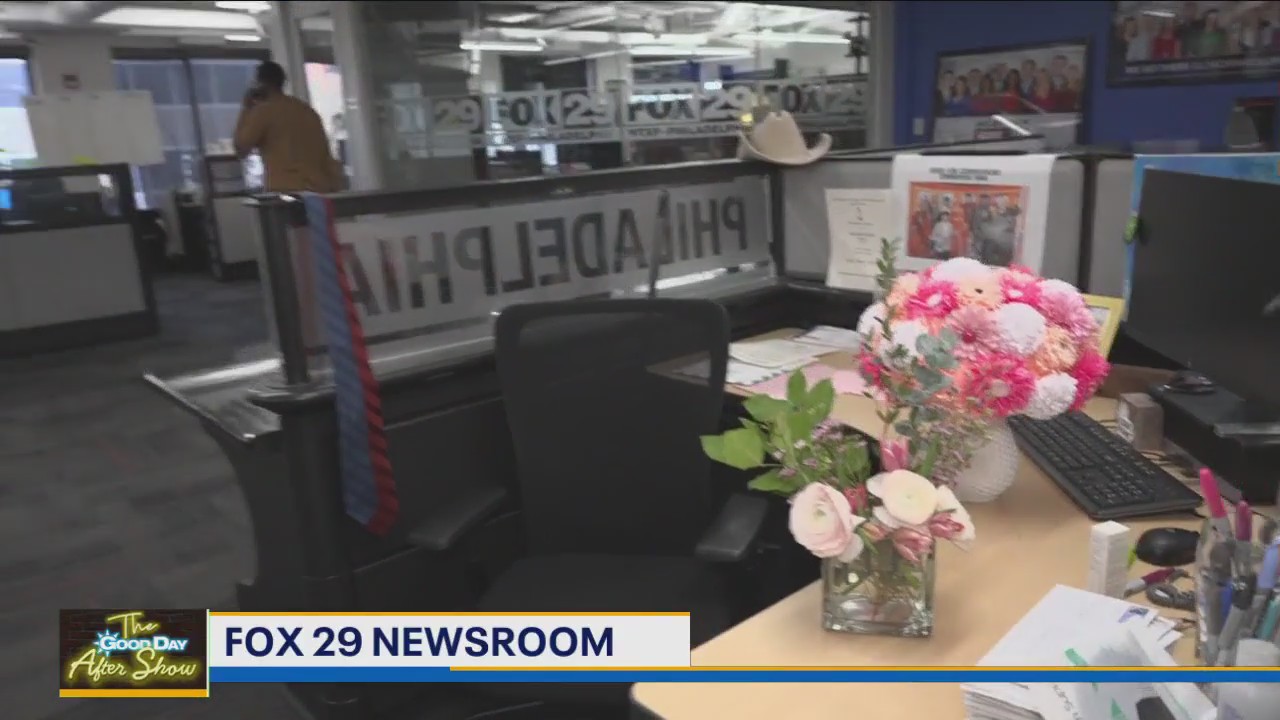 Moment of The Day: Mike bites Thomas