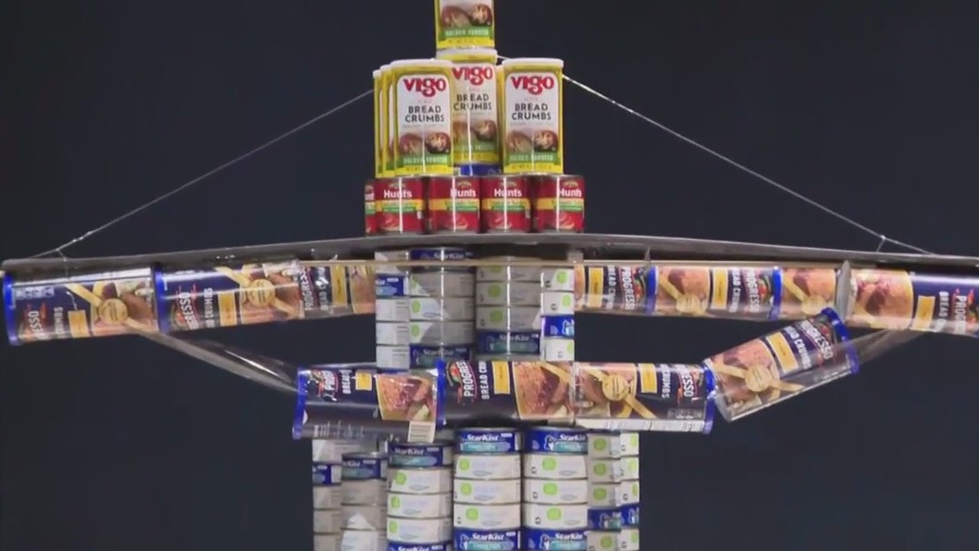 Canstruction: "Icy What you Dig There?