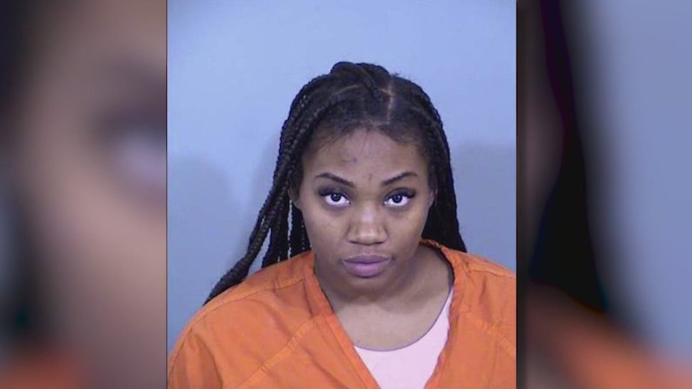 Woman accused of killing father in Phoenix apartment | FOX 10 Phoenix