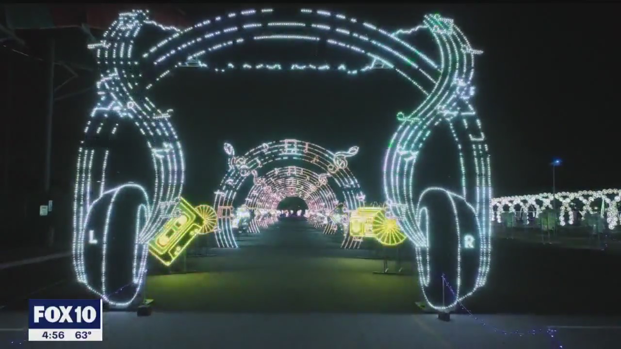 World of Illumination's Rockin' Christmas | Drone Zone