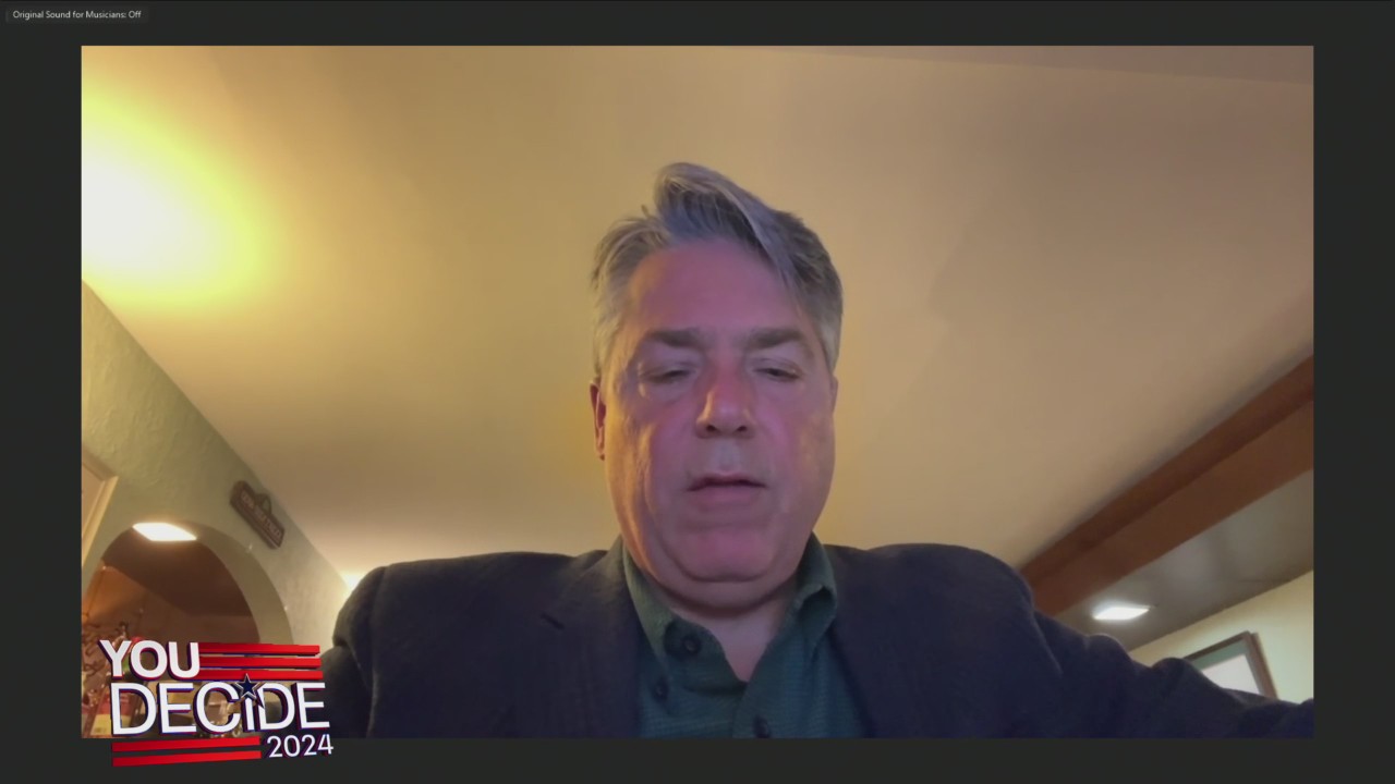 Outgoing Milwaukee Alderman Michael Murphy talks with FOX6