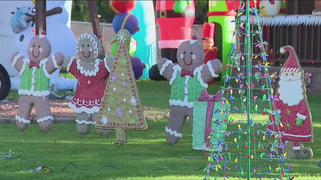 Phoenix area students thank homeowners for holiday lights display