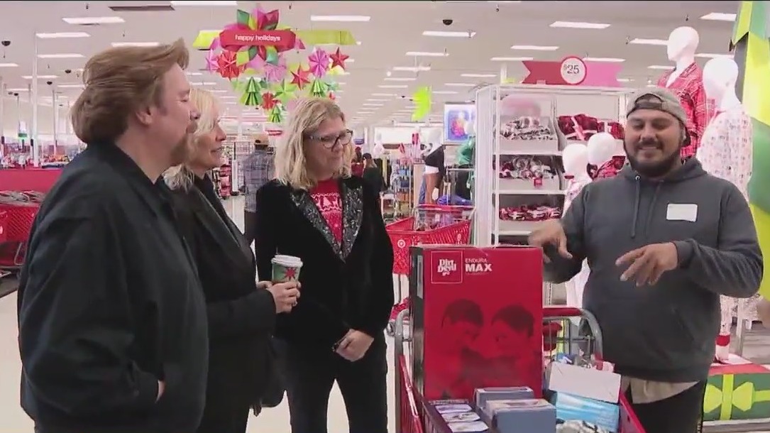 Holiday miracle: Families receive big gift cards ahead of Christmas
