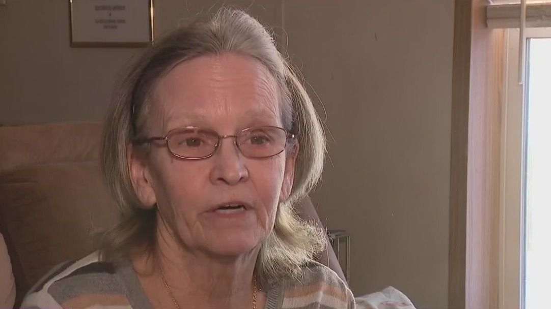 Woman walking to work returns found money to newlyweds