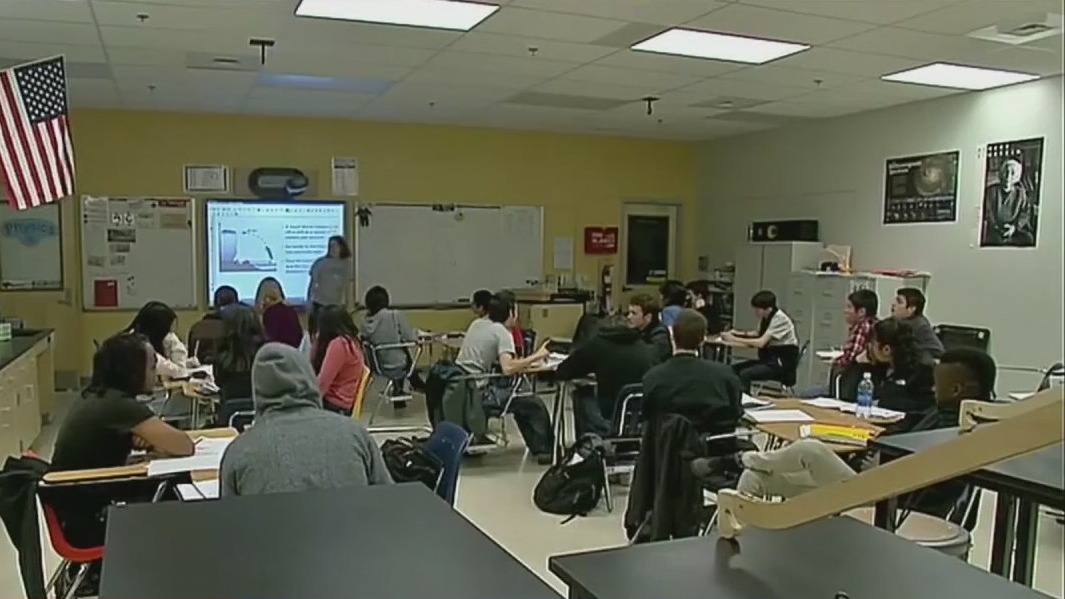 More American high school students are skipping college