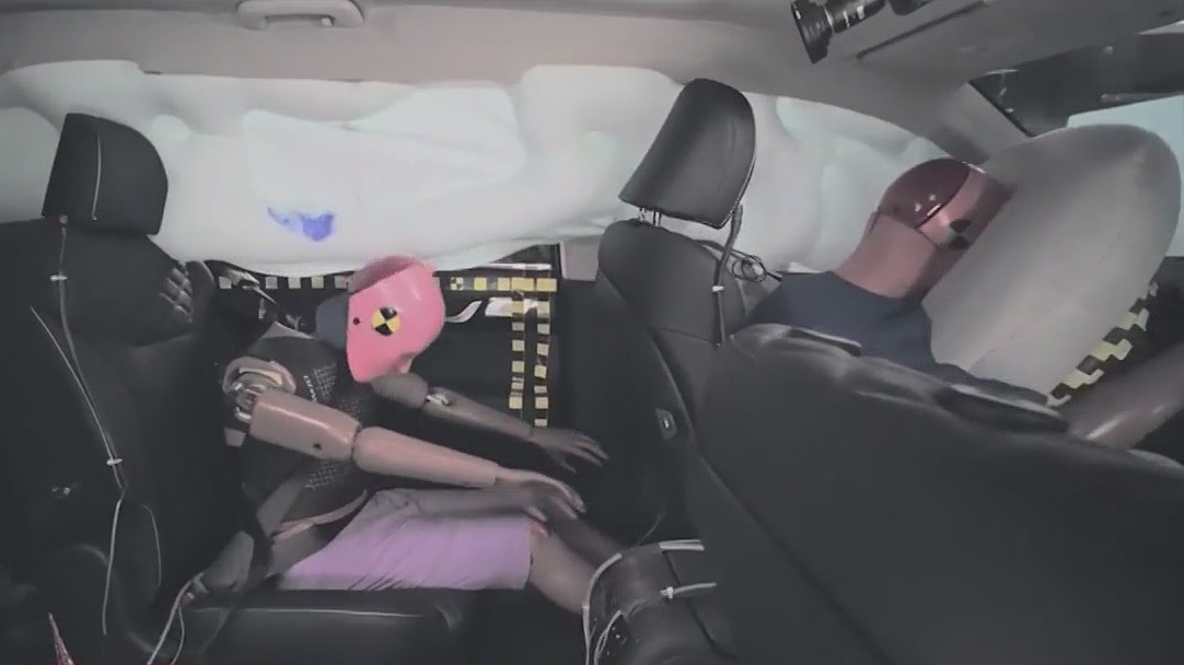 Some popular midsize SUVs score poorly on rear passenger safety