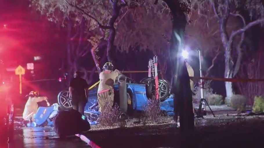 At least 1 dead in Mesa crash, investigation underway | FOX 10 Phoenix