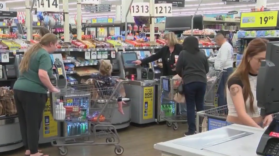 Arizona AG seeks public opinion on proposed Albertsons, Kroger merger