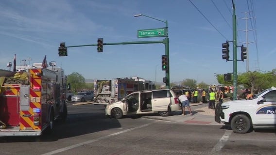 Teen in critical condition after crash in south Phoenix