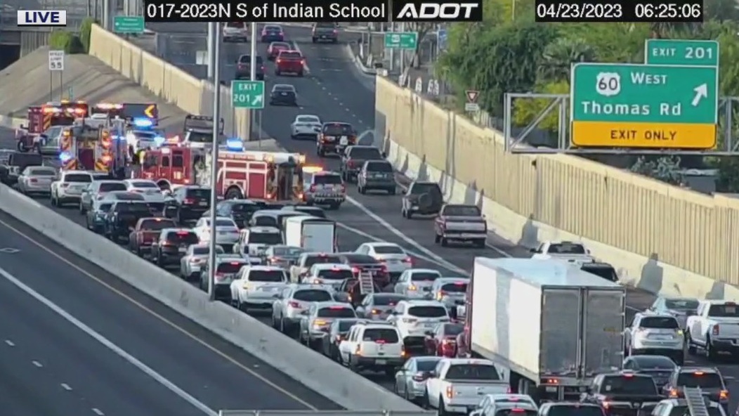 Crash causes backups on I-17 | FOX 10 Phoenix
