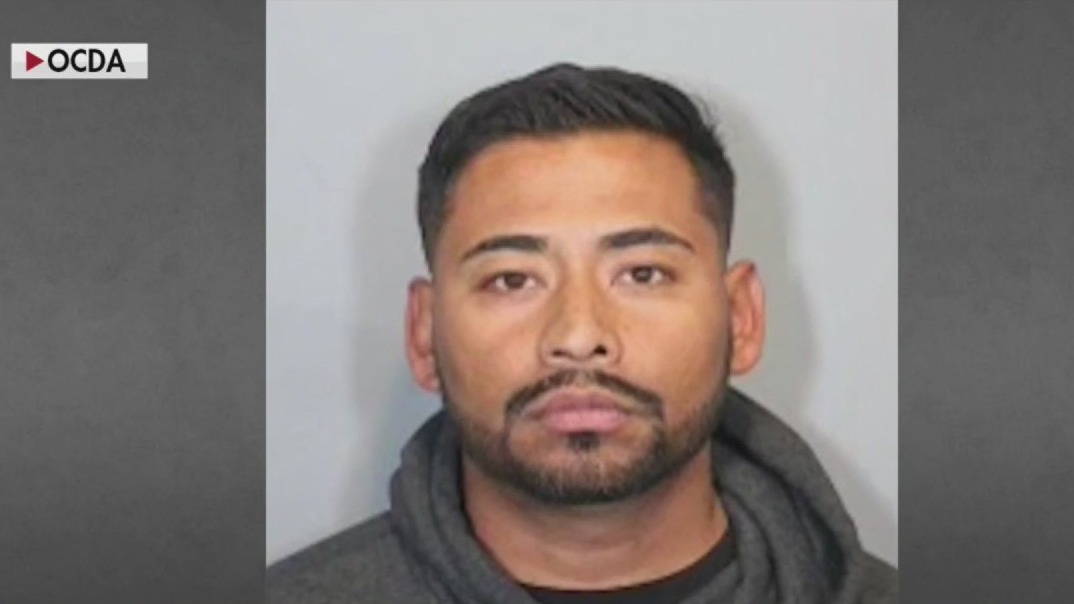 Arizona corrections officers accused of smuggling drugs across border