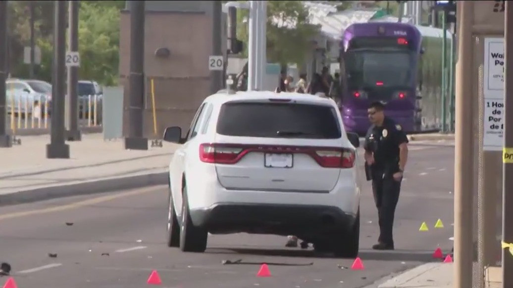 Pedestrian struck, killed in Phoenix | FOX 10 Phoenix